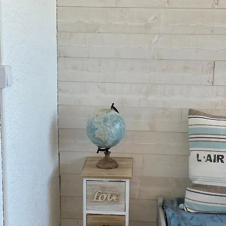 La De La Plage Apartment